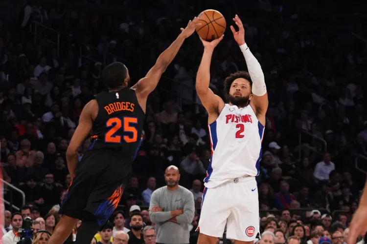 Knicks hand Pistons their first loss